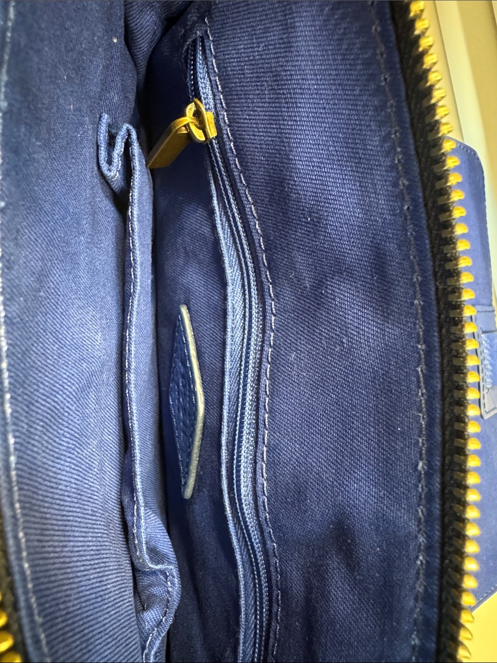 Fossil Blue Leather Pebble Crossbody Bag - Picture 6 of 8